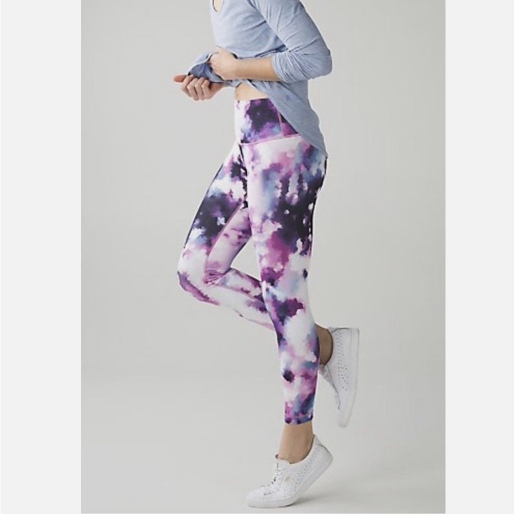 🦄 Lululemon unicorn leggings like new! Sz 6